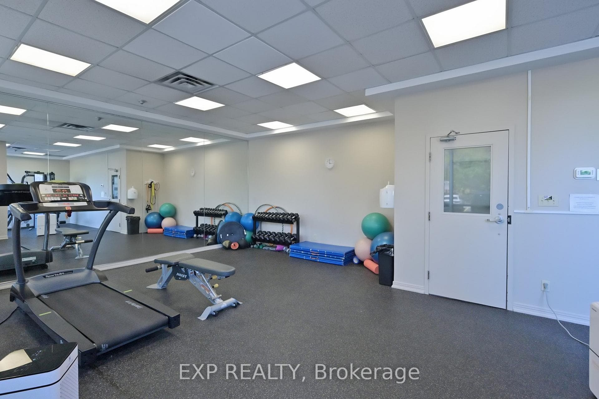 711 Rossland Road Unit 711 photo 24