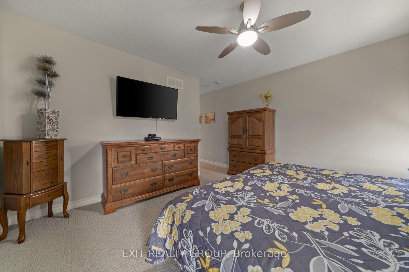84 Dorchester Drive photo 26