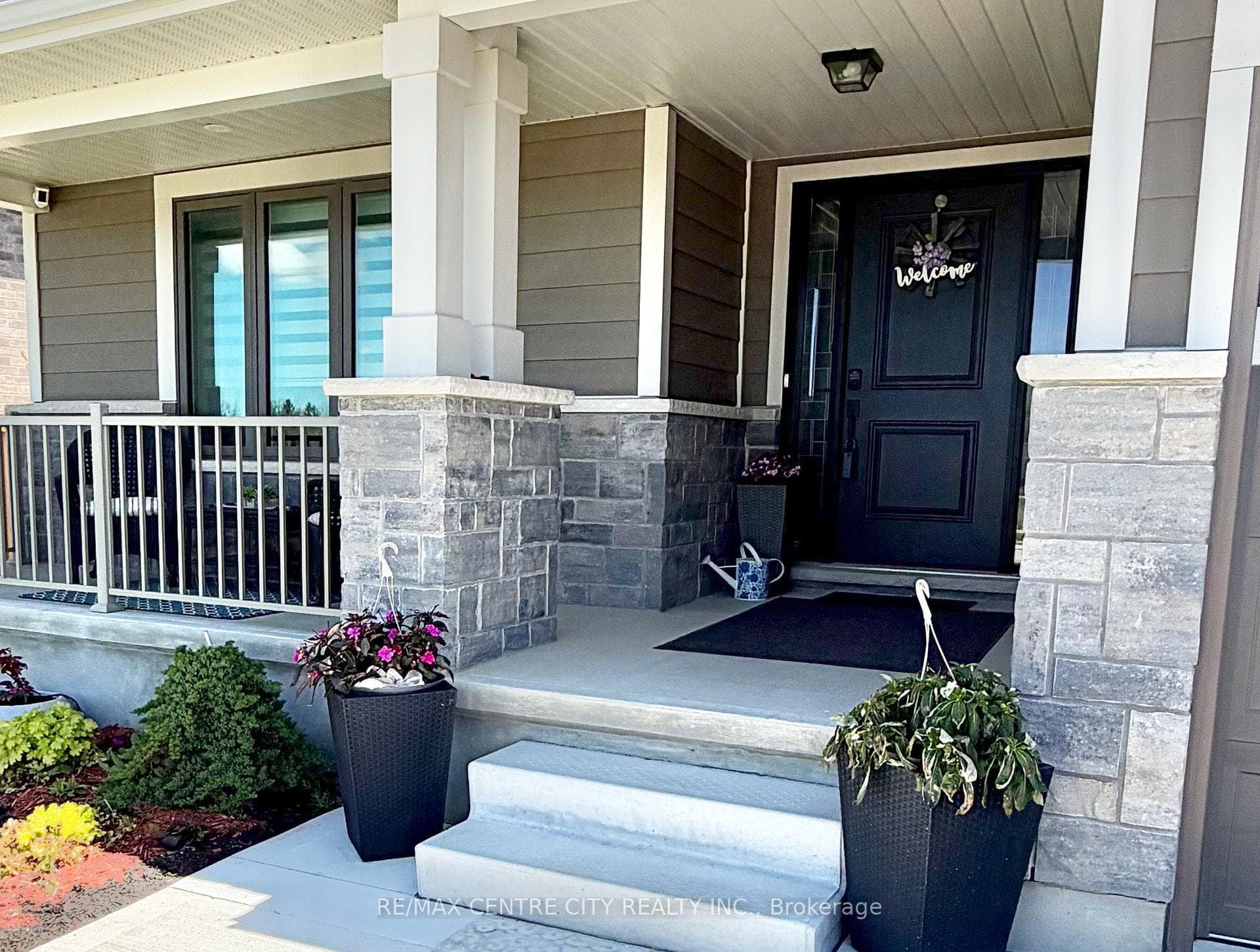 FRONT ENTRY DETAIL, COVERED FRONT PORCH