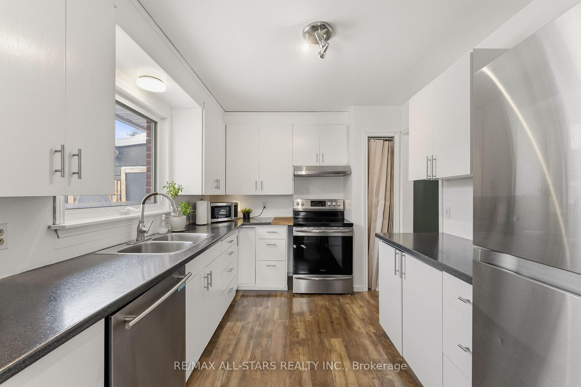 49 Kennedy Drive photo 11