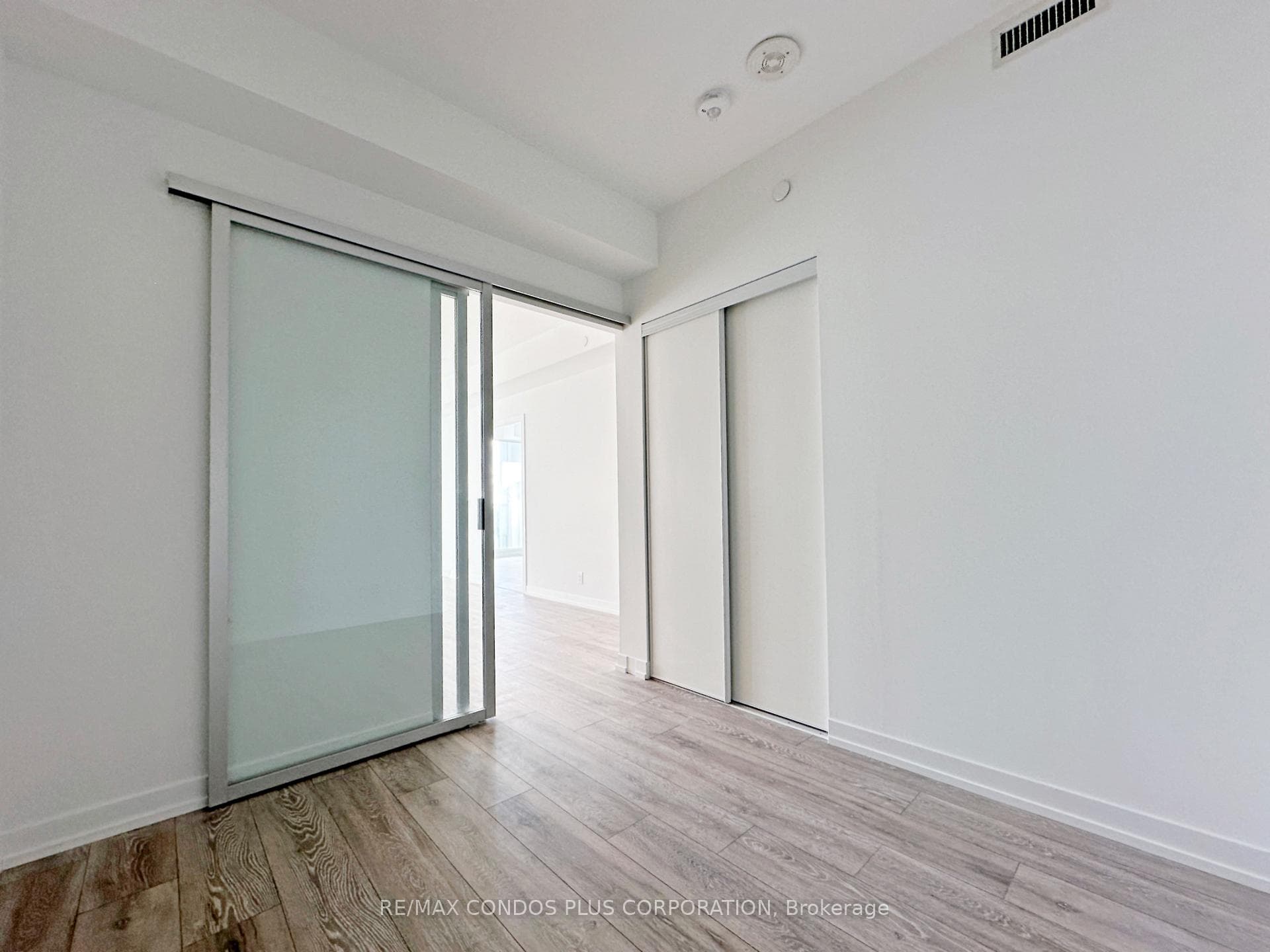 2020 Bathurst Street Unit 1117 photo 16