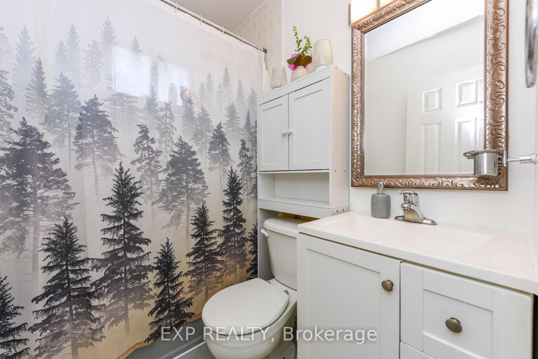 Full Bathroom On 2nd Floor