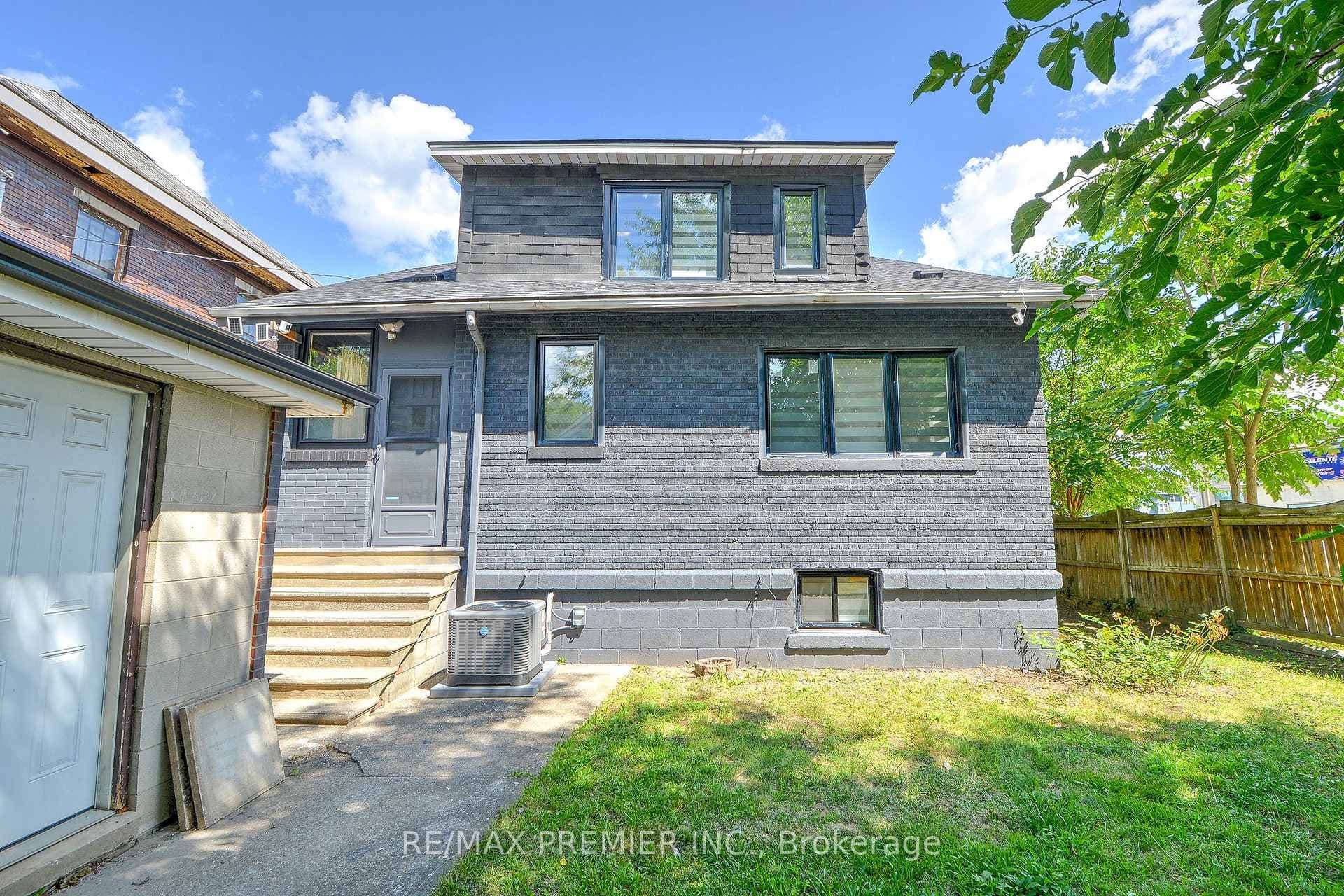 1467 Ouellette Avenue photo 5