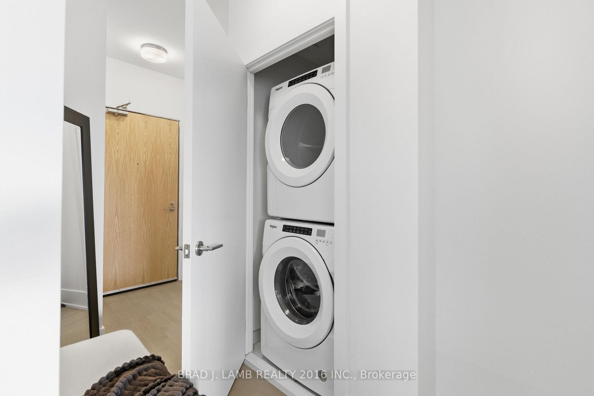 495 Logan Avenue Unit 413 photo 20
