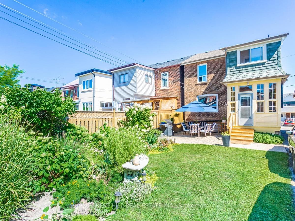 186 Westmount Avenue photo 32