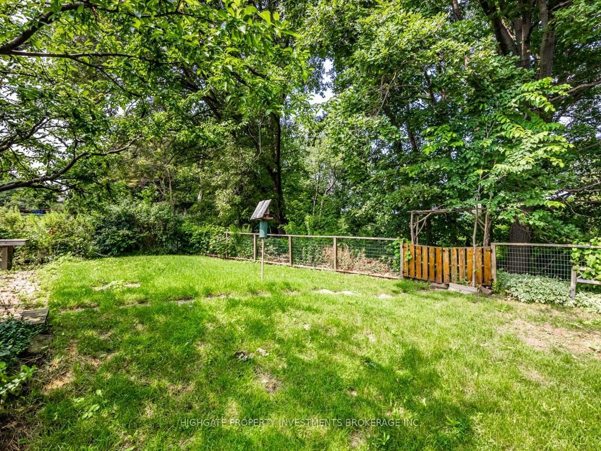 82 Ravenscrest Drive photo 26