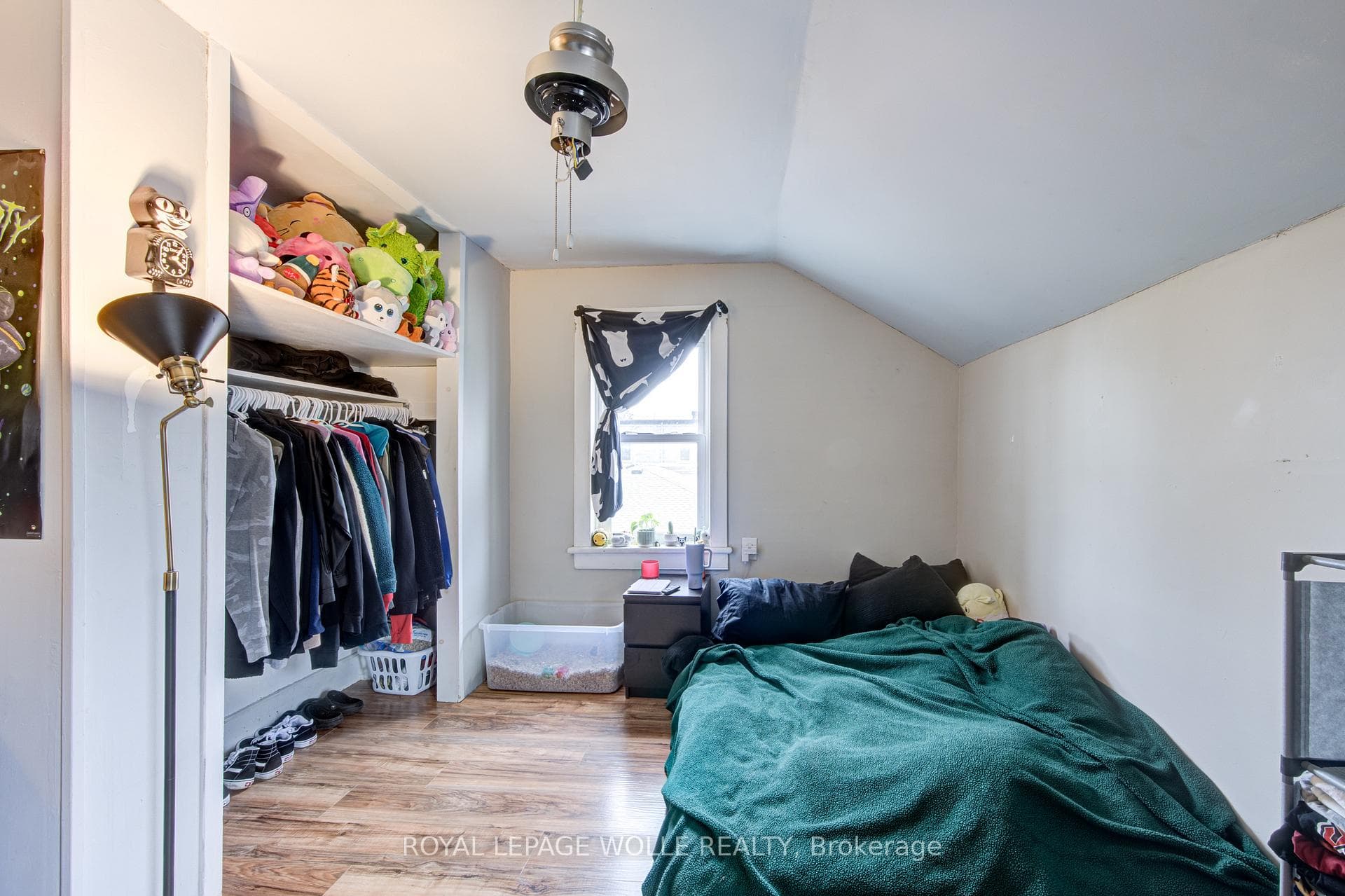 137 Wellington Street photo 11
