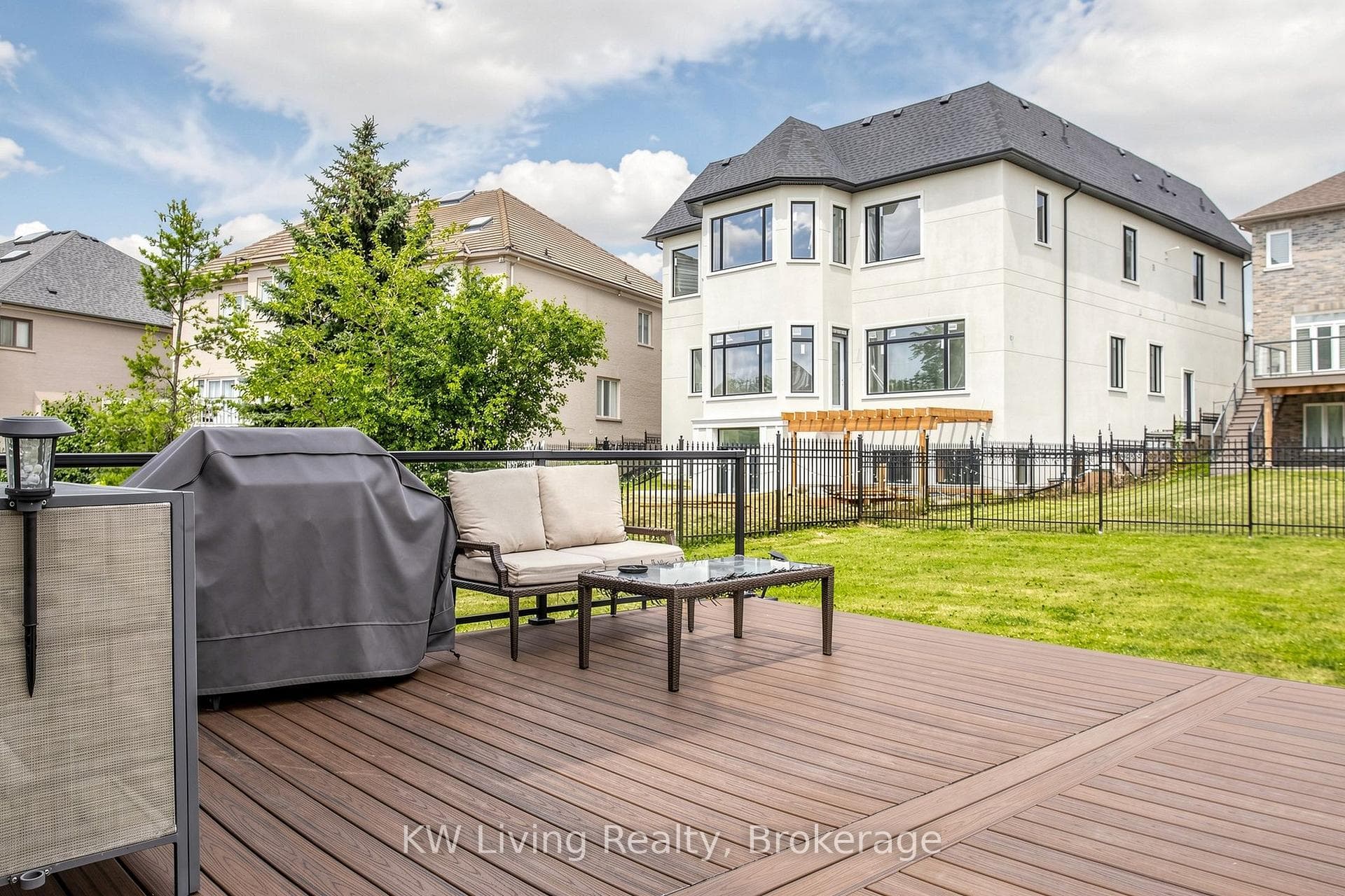 16 Montressor Court photo 46