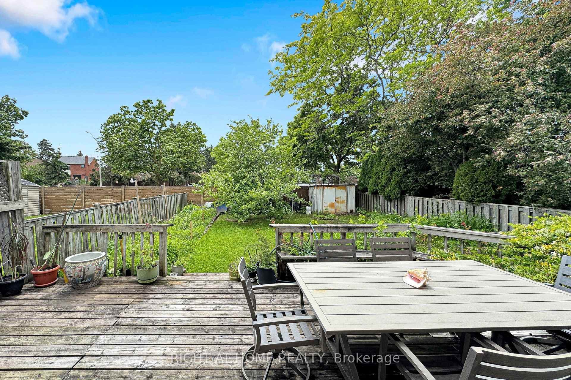 103 Heatherton Way photo 47