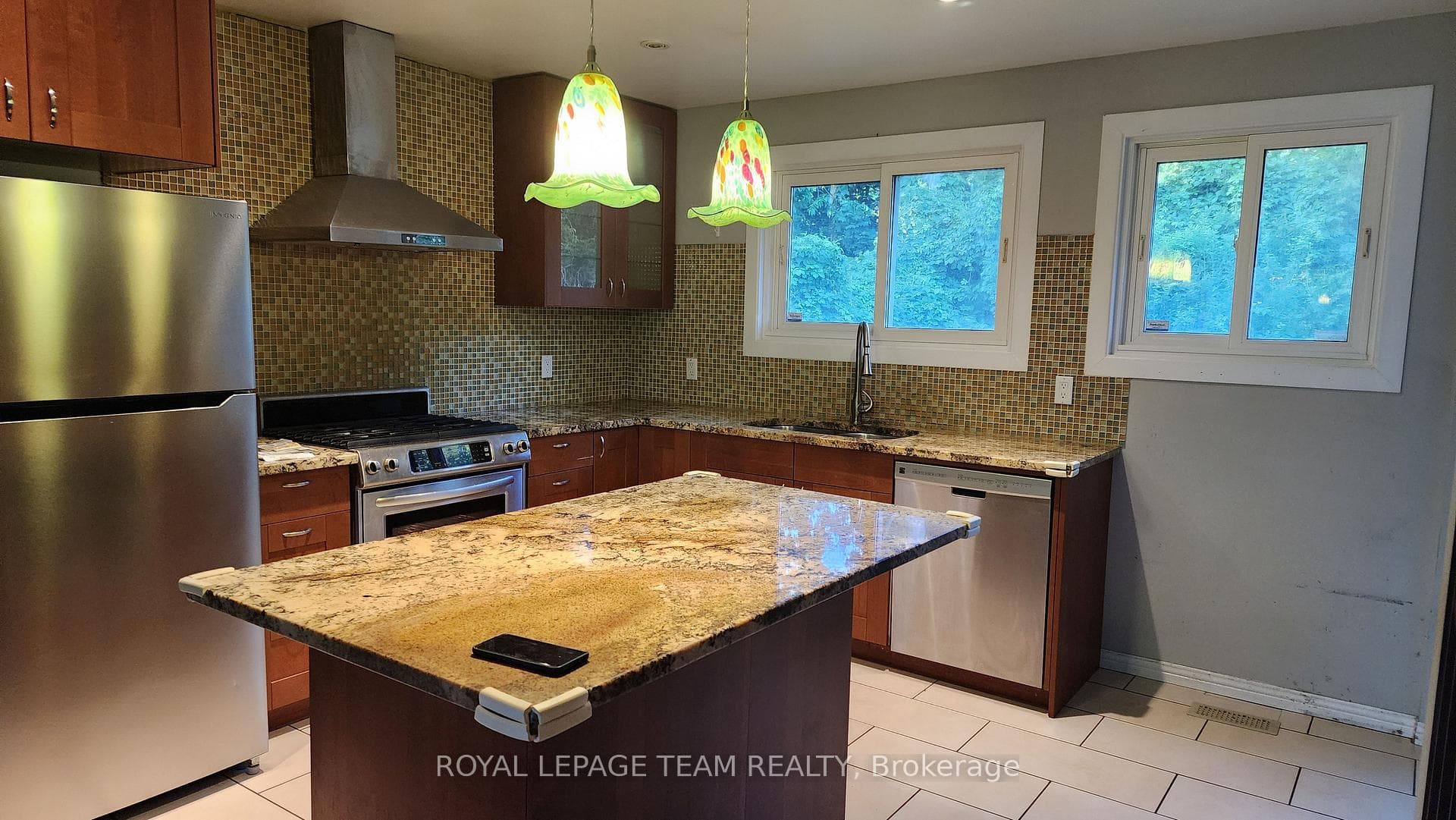 1013 Cadboro Road photo 11