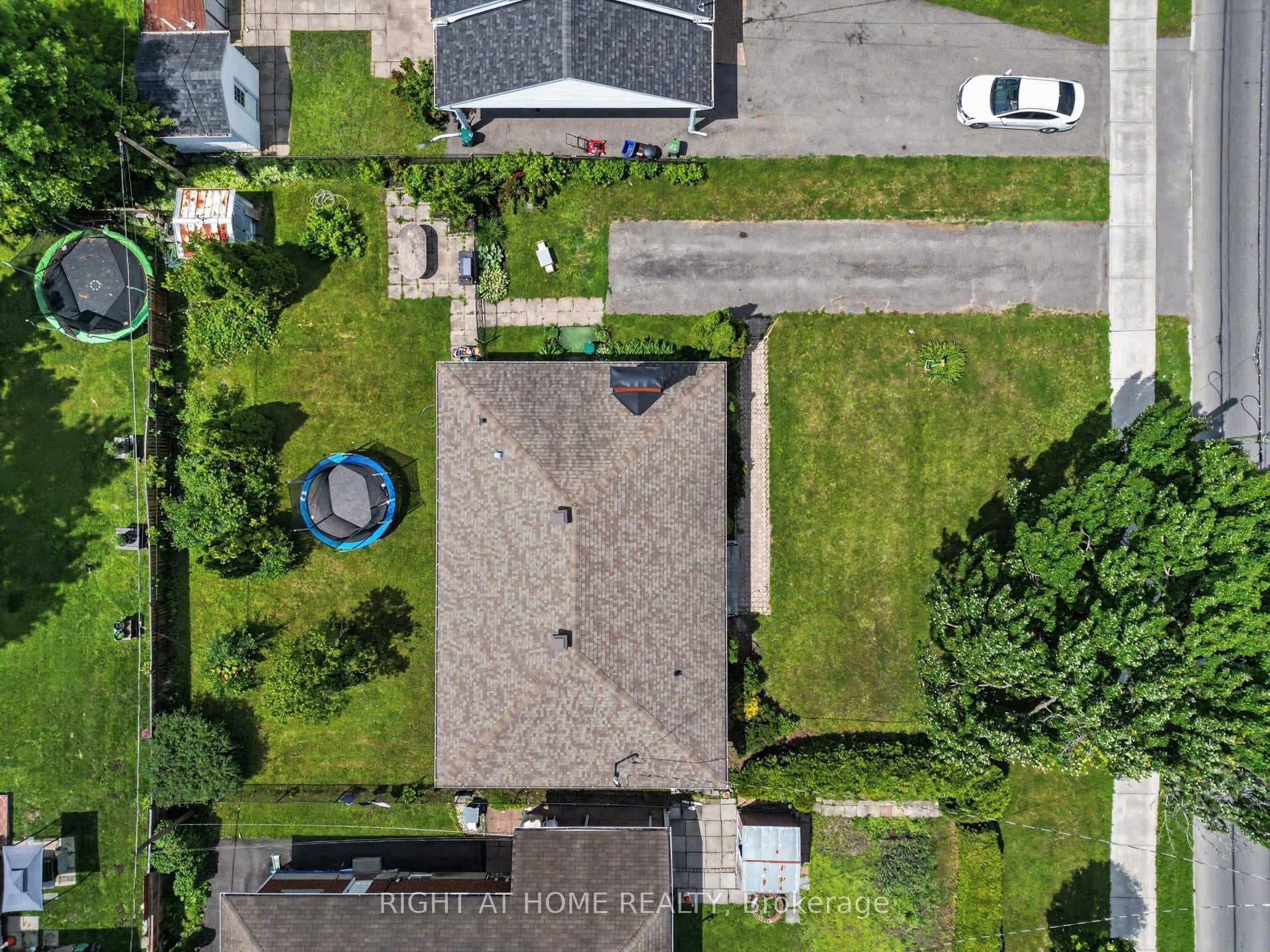 1640 FISHER Avenue photo 2