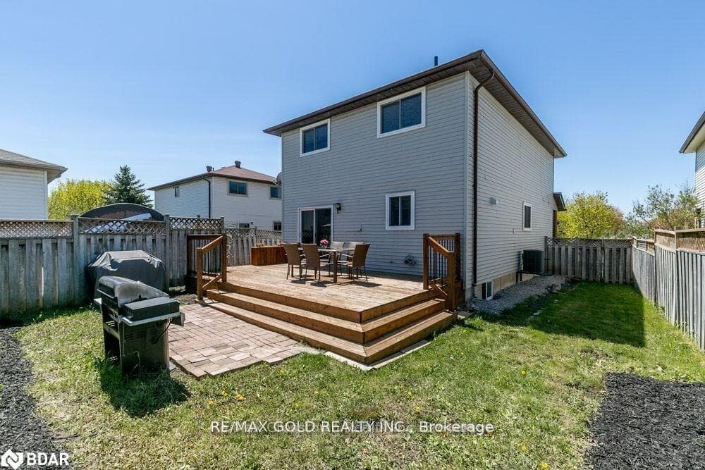 301 Hickling Trail photo 32