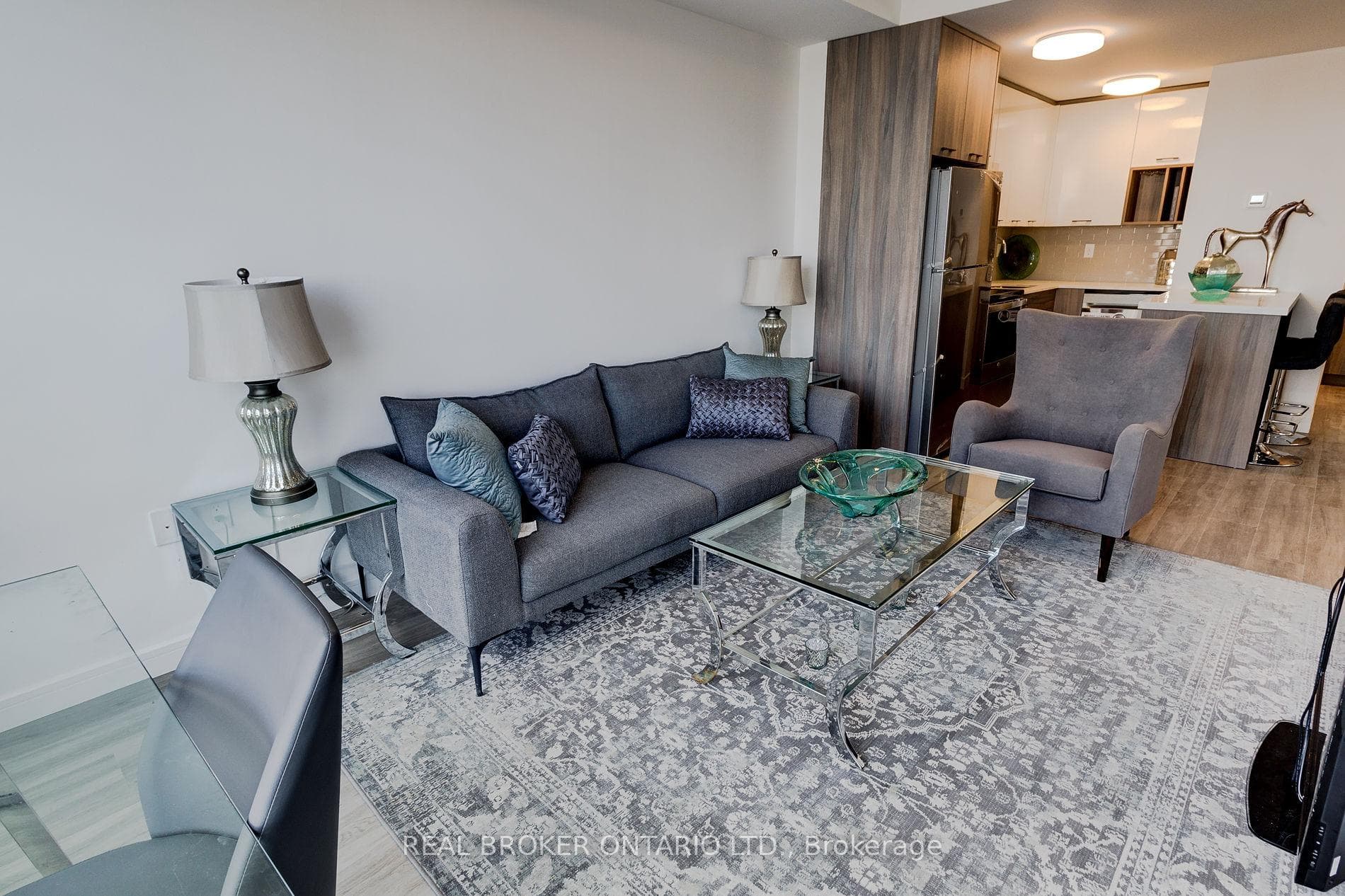 49 Walnut Street Unit 2512 photo 2
