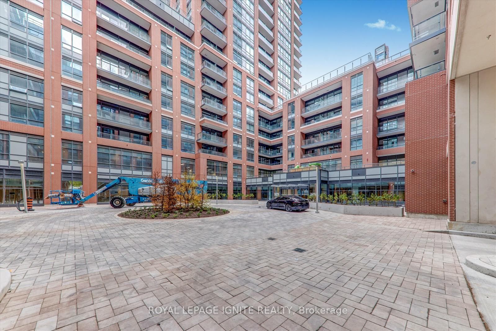 3260 Sheppard Avenue Unit 1802 photo 5
