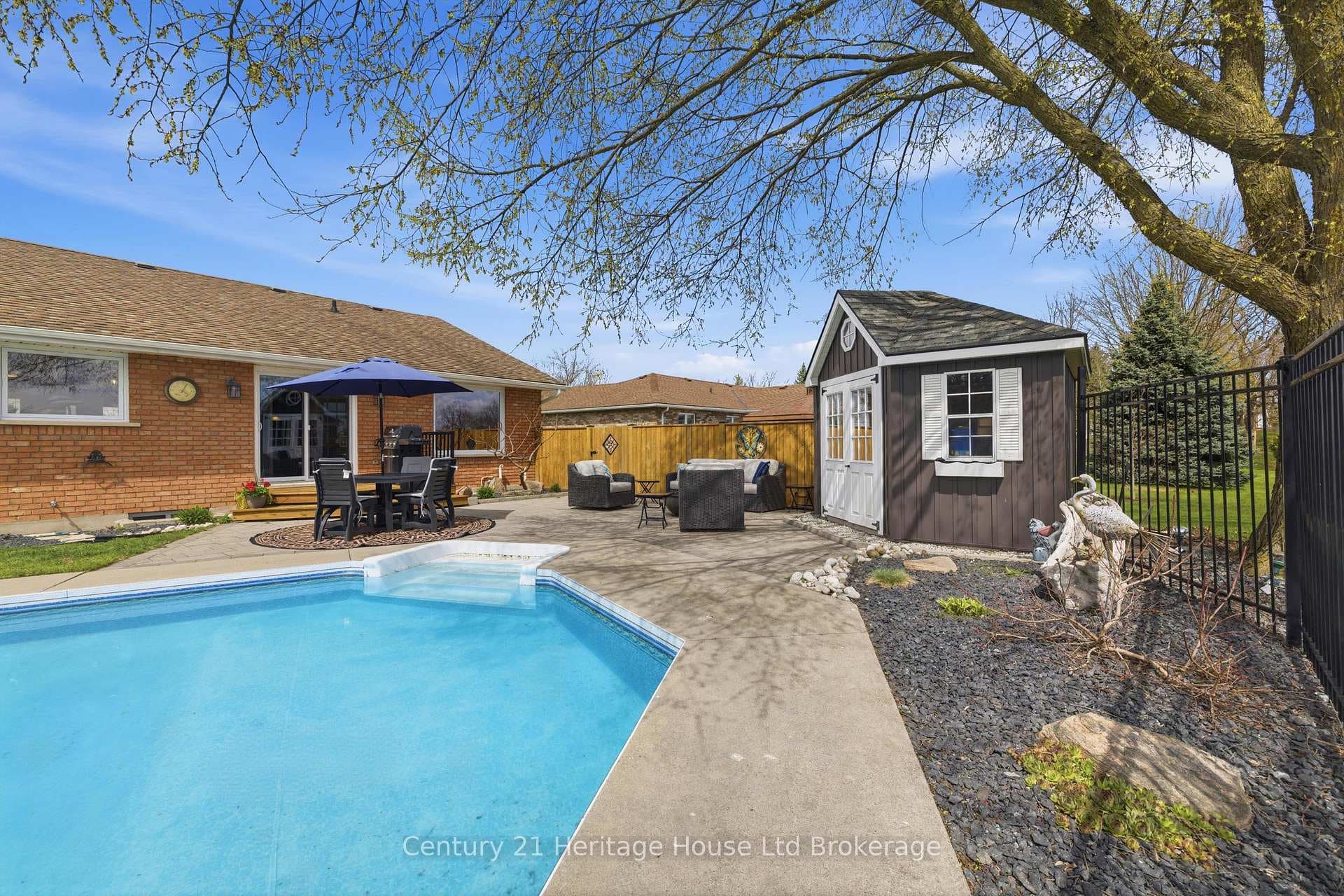 116 Baird Street photo 37