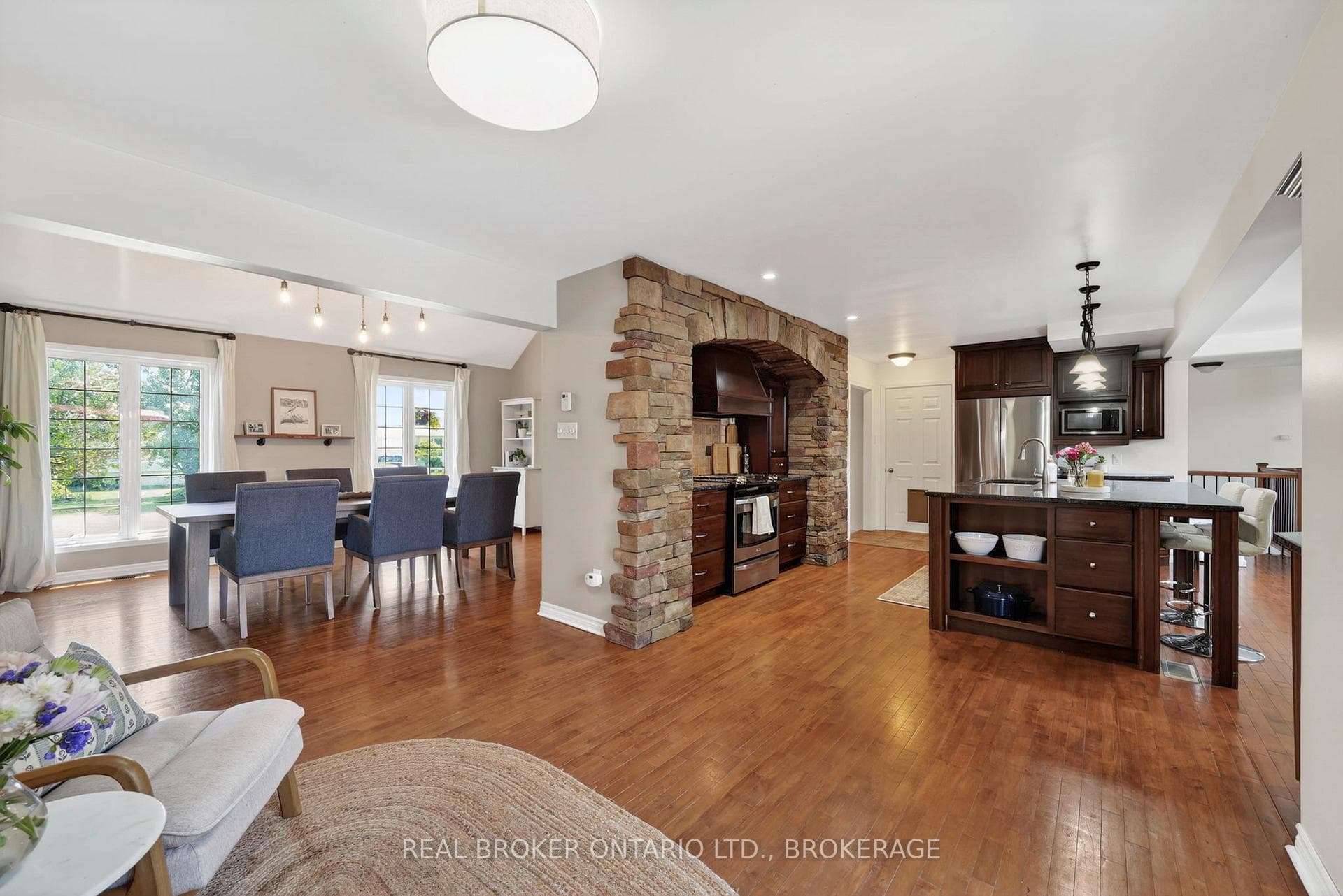 71 Hickory Street photo 7