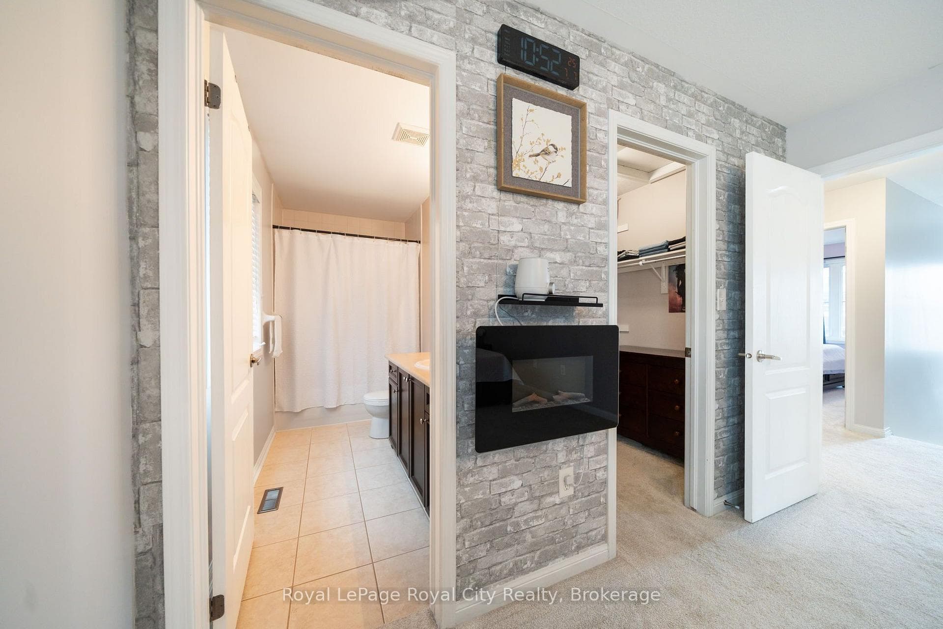 66 Horton Walk photo 33