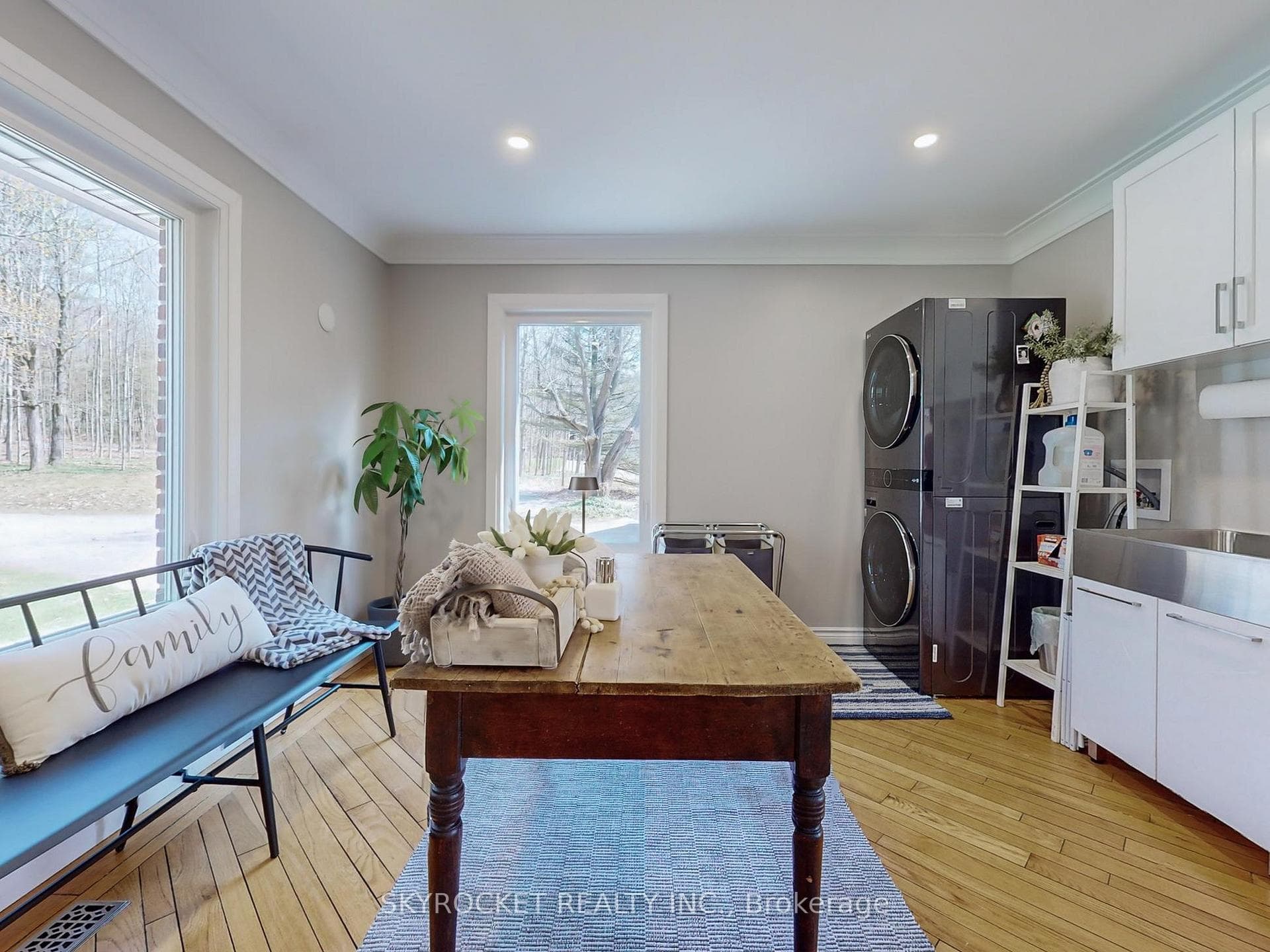 8 Woodland Crescent photo 11