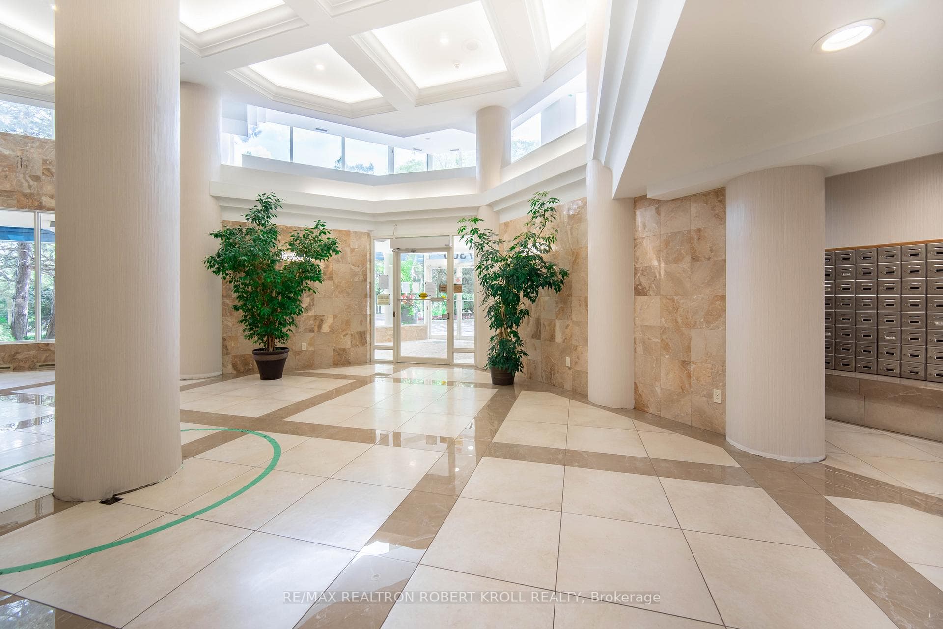 7300 Yonge Street Unit 701 photo 3