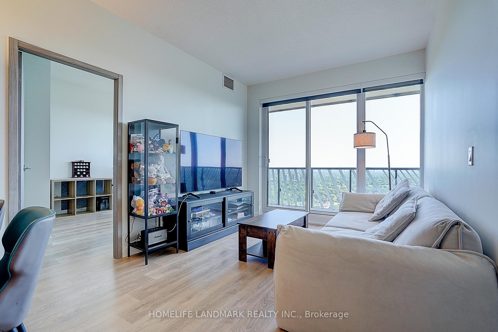 85 Mcmahon Drive Unit 3502 photo 14