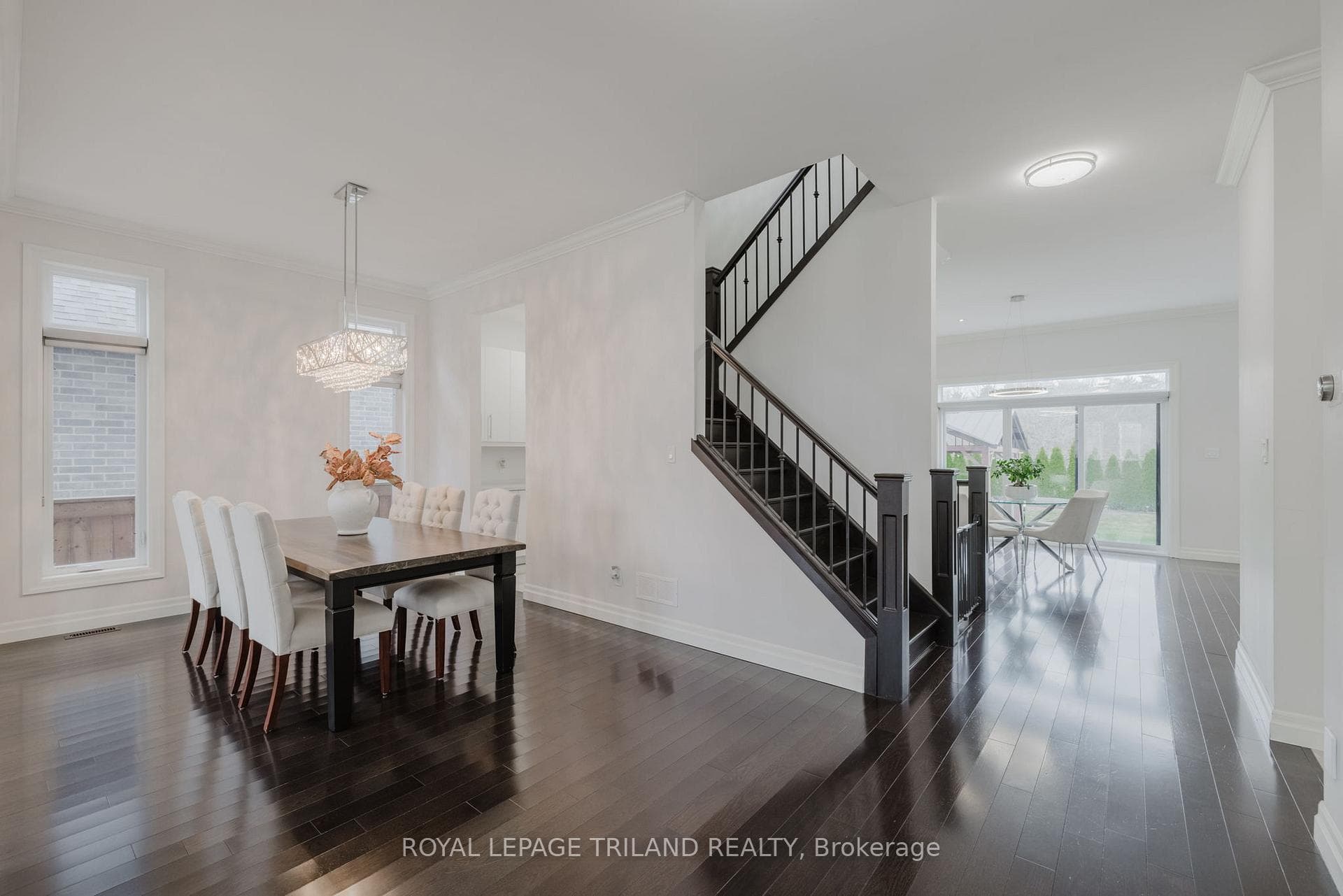 2287 Springridge Drive photo 6