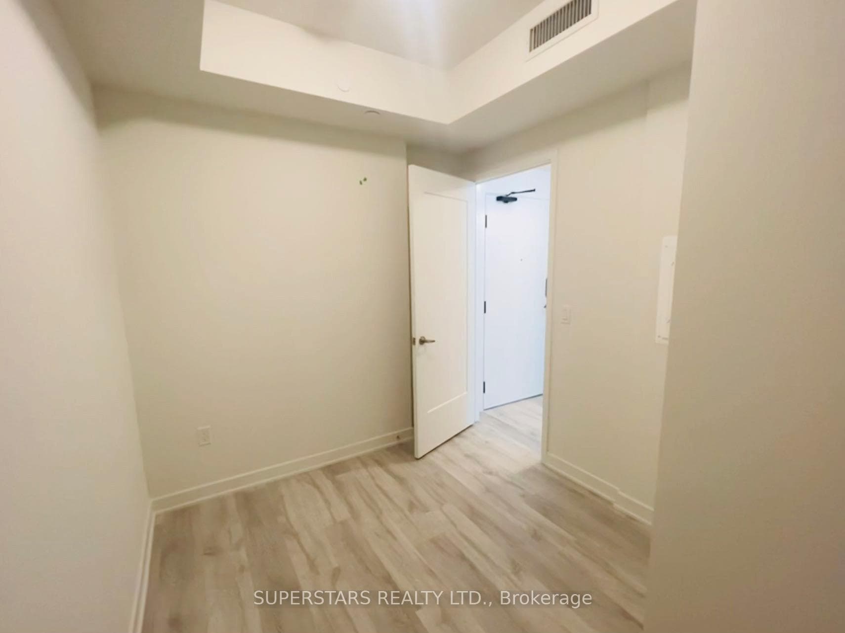 Den w/door