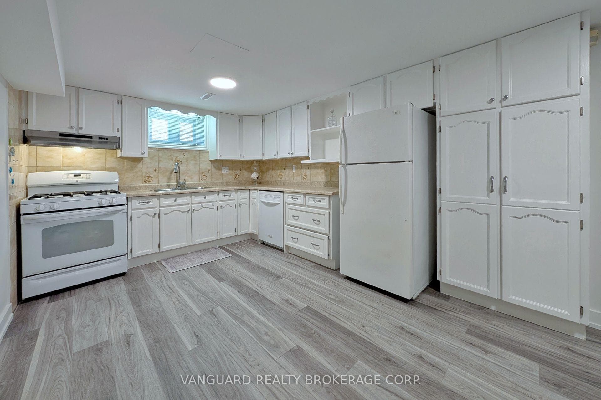 27 Laver Road Unit Lower photo 11
