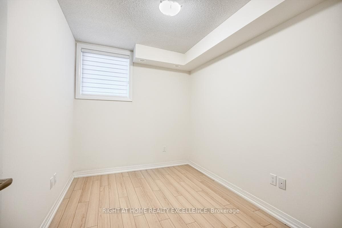 235 Mclevin Avenue Unit 3 photo 20