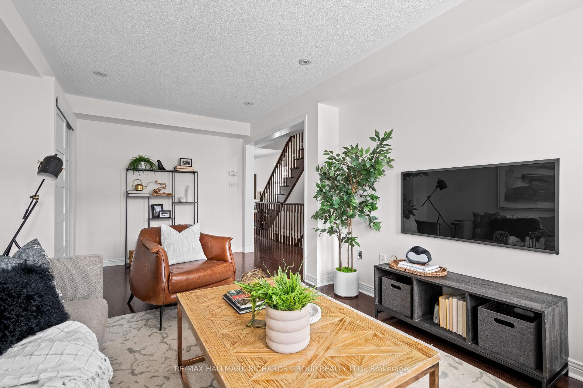91 Wilkes Crescent photo 7