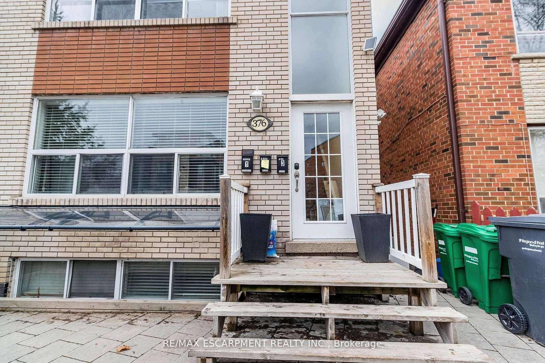 376 Lakeshore Road photo 3