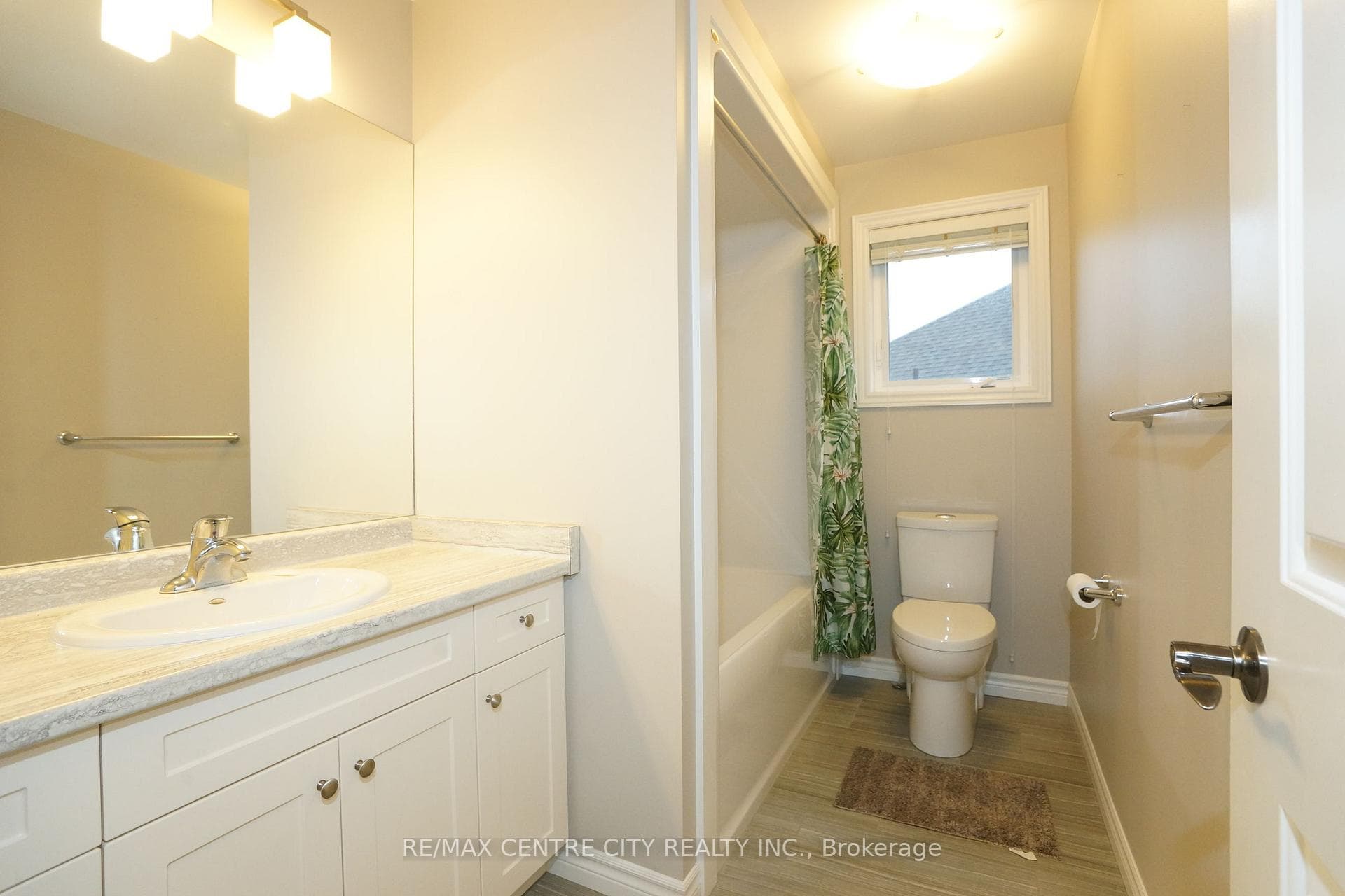 1509 horseshoe Crescent photo 23