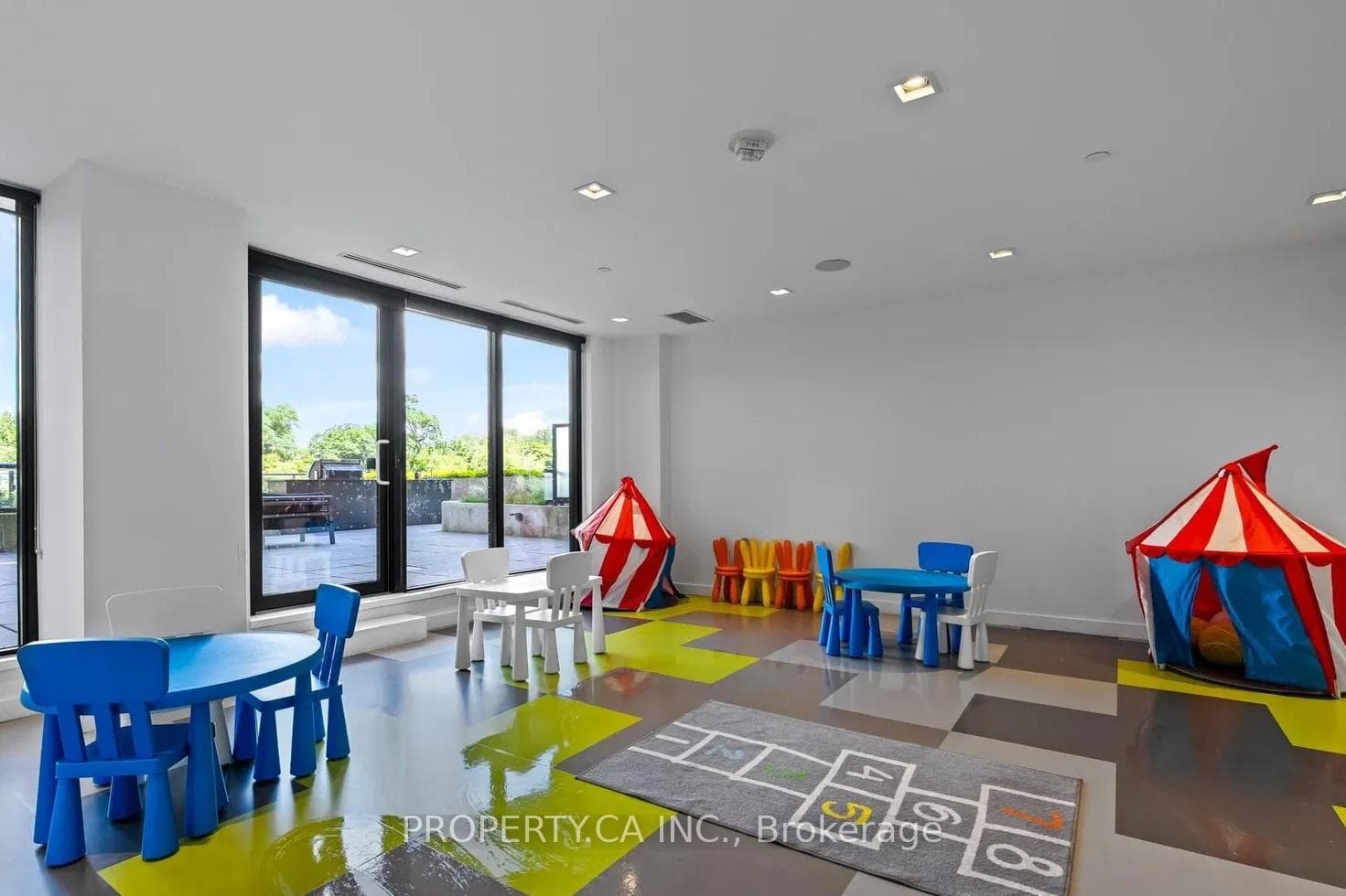 7 Smith Crescent Unit 212 photo 26