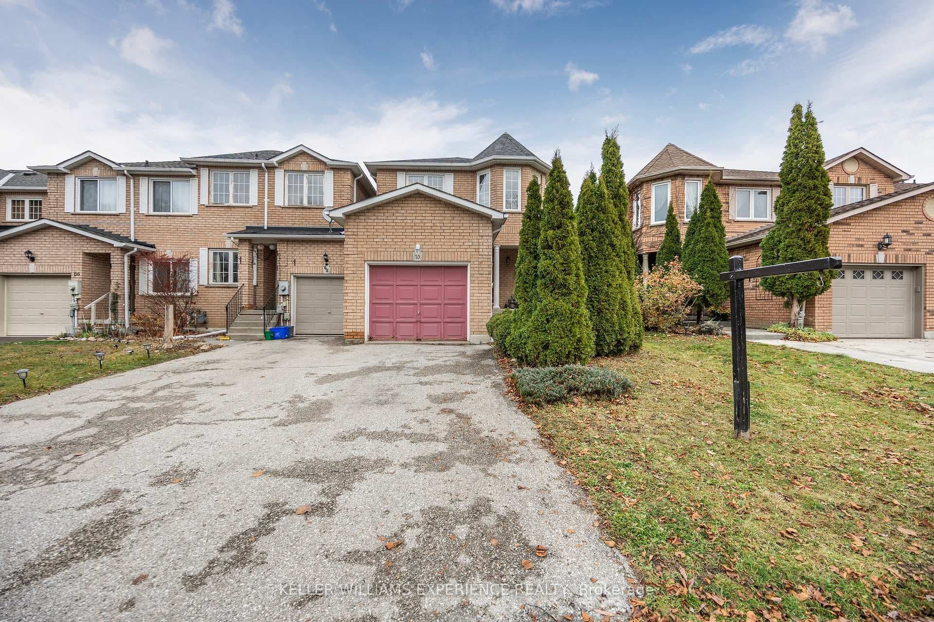 70 Bruce Crescent photo 3