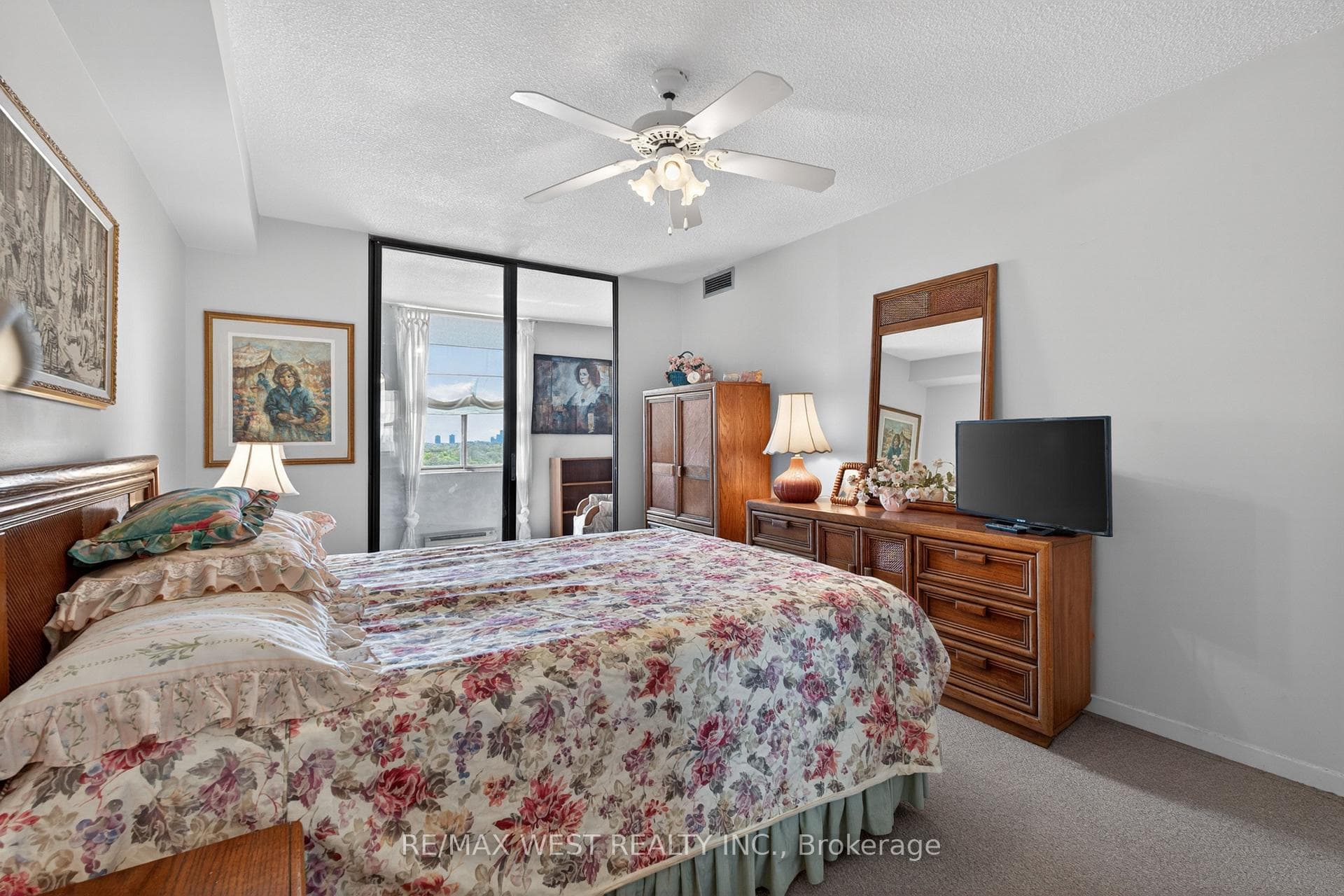 75 Emmett Avenue Unit 1801 photo 16