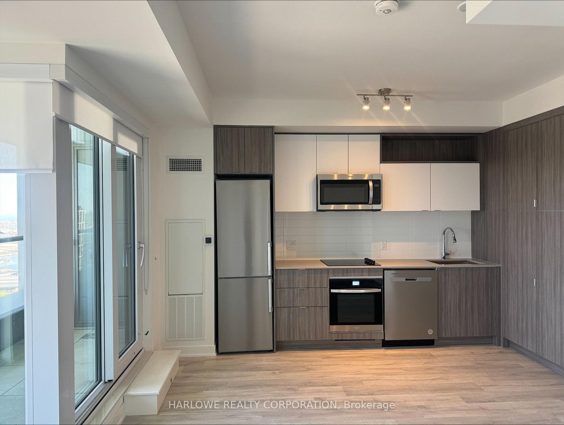 70 Princess Street Unit 2402 E photo 1