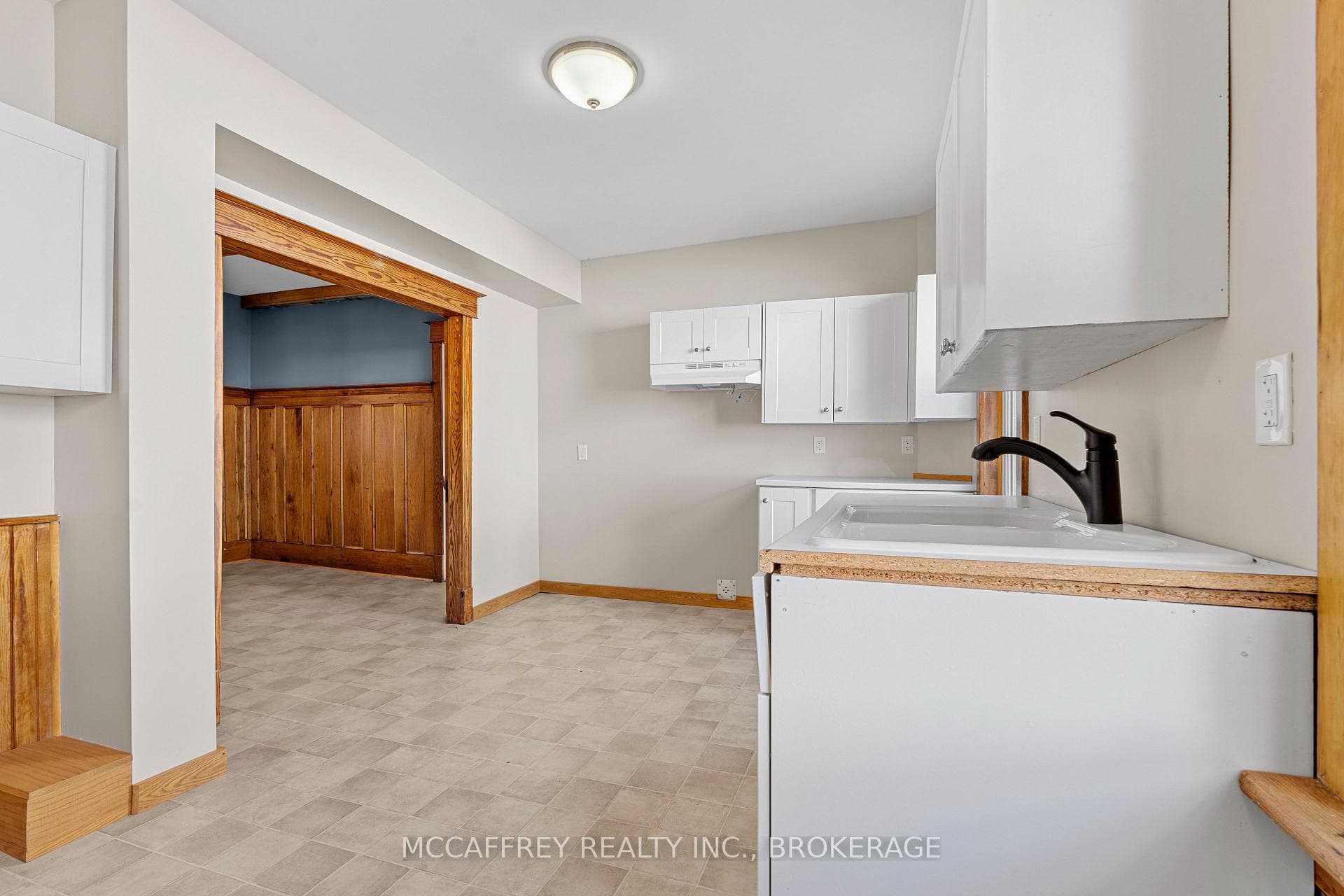 19 KINGSTON Street photo 18