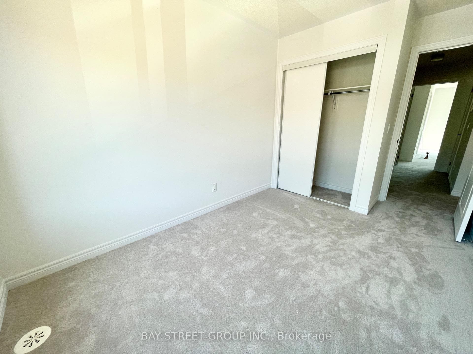 11814 Tenth Line photo 15