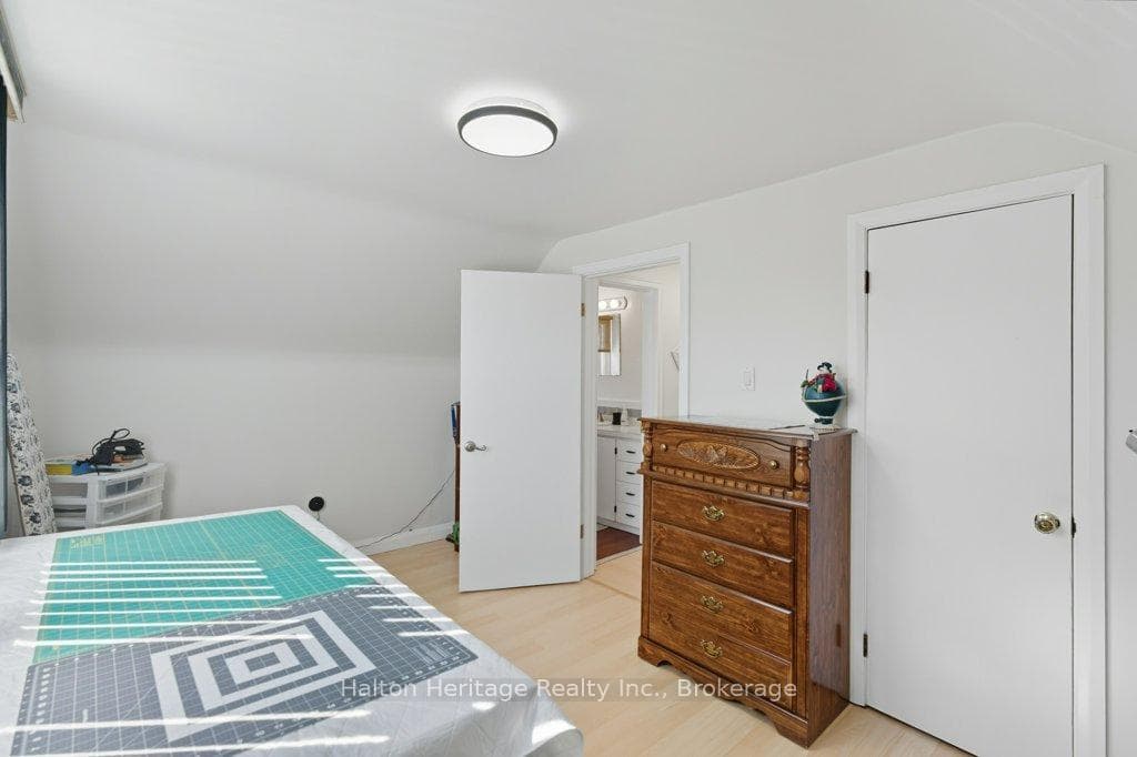 478 East 37th Street photo 27