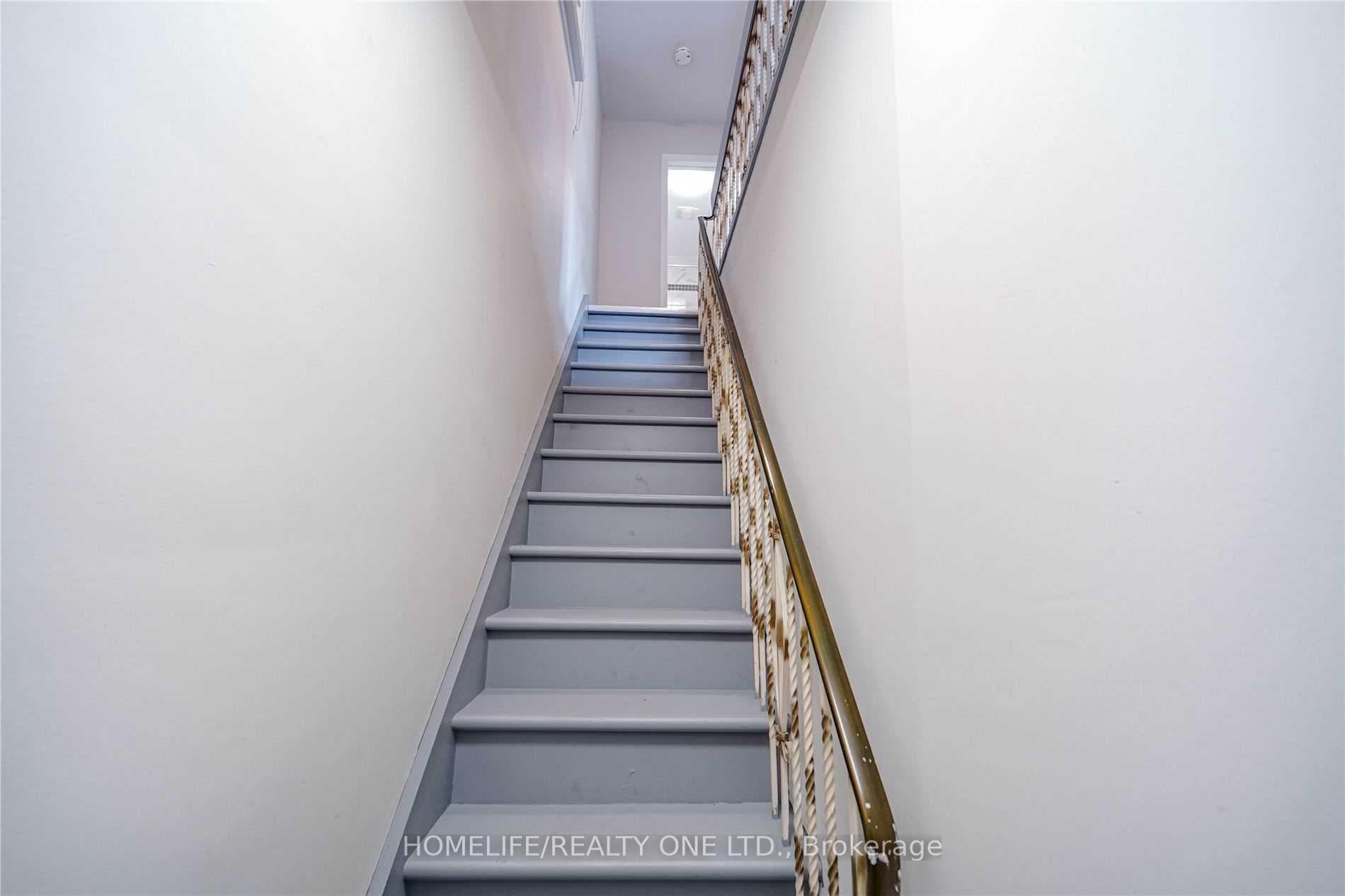 104 Benson Avenue Unit Upper photo 5