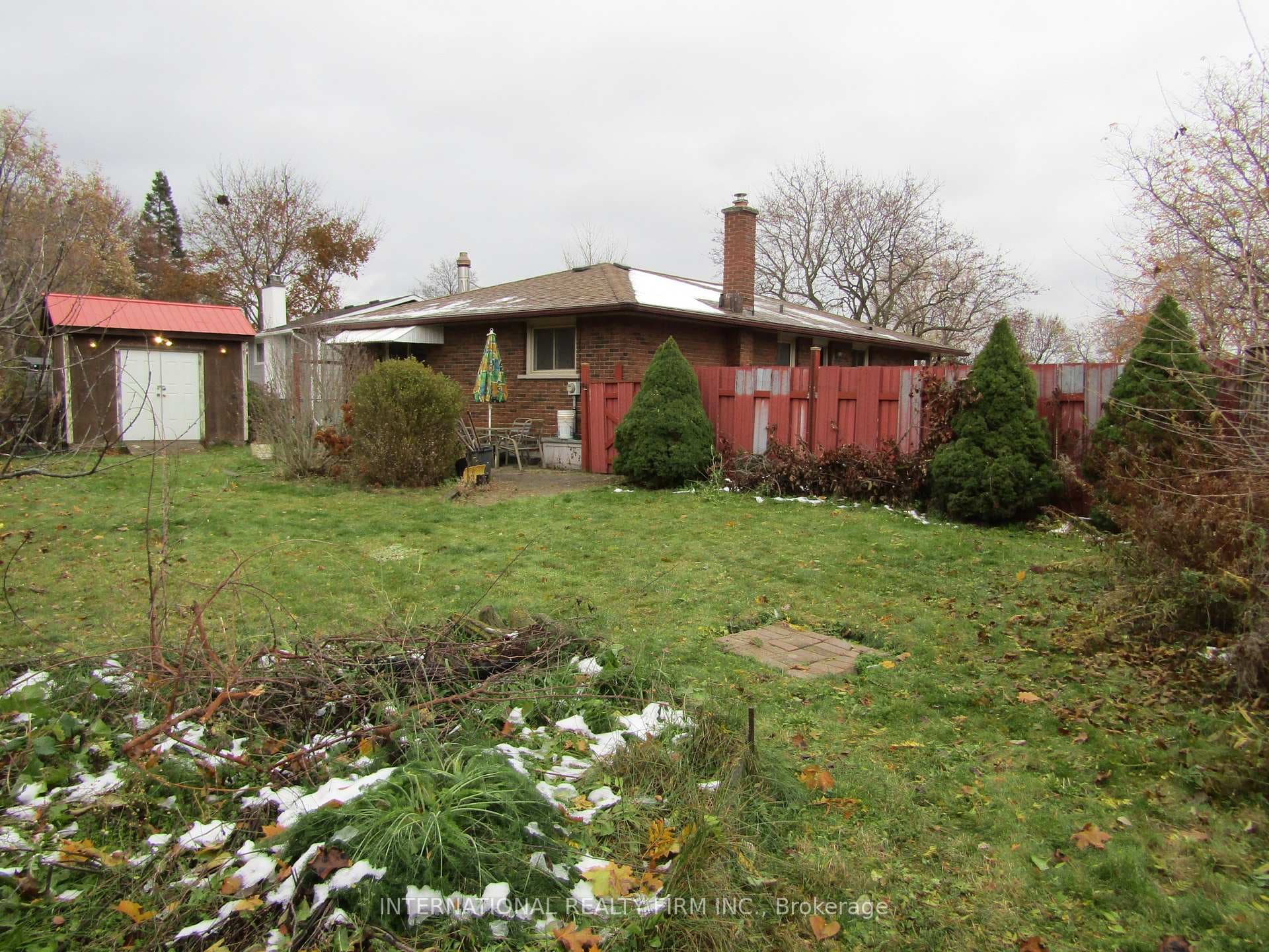 18 Foster Crescent photo 39