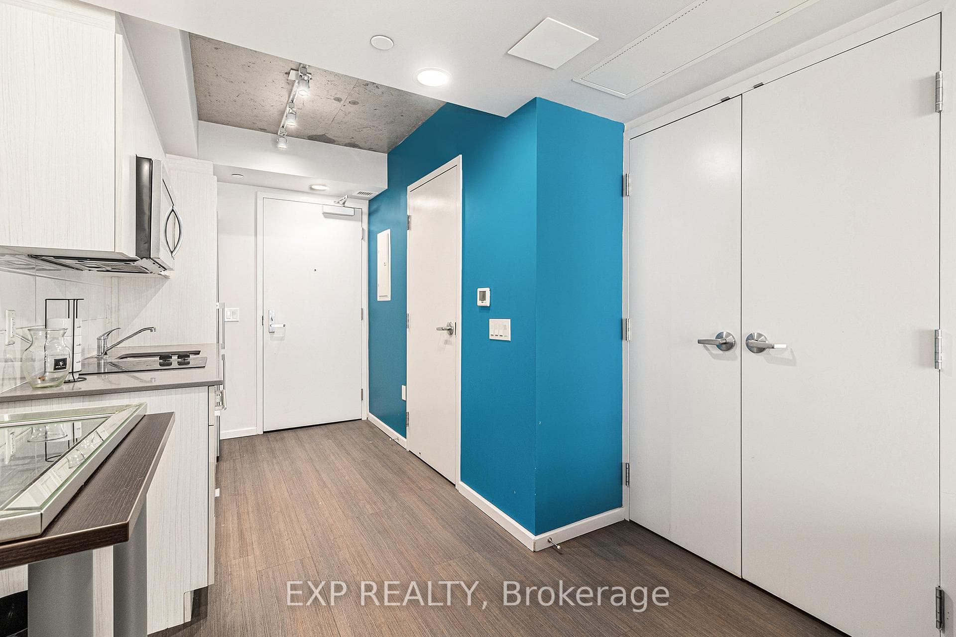 105 Champagne Avenue Unit 2208 photo 9
