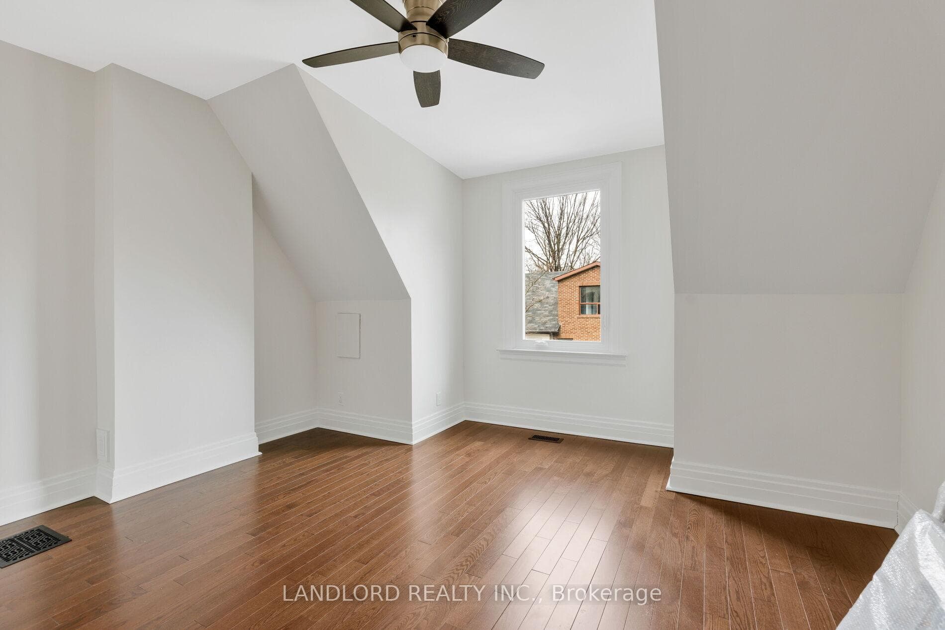 107A Scollard Street photo 37