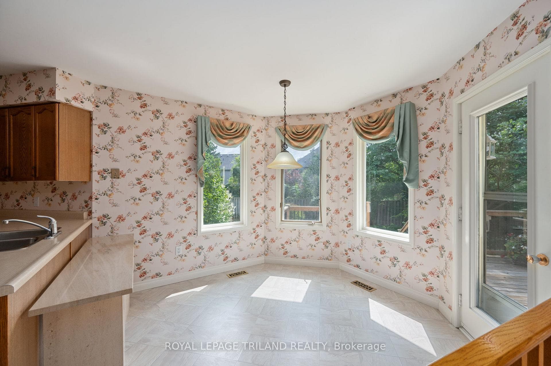 92 Robinson Lane photo 9