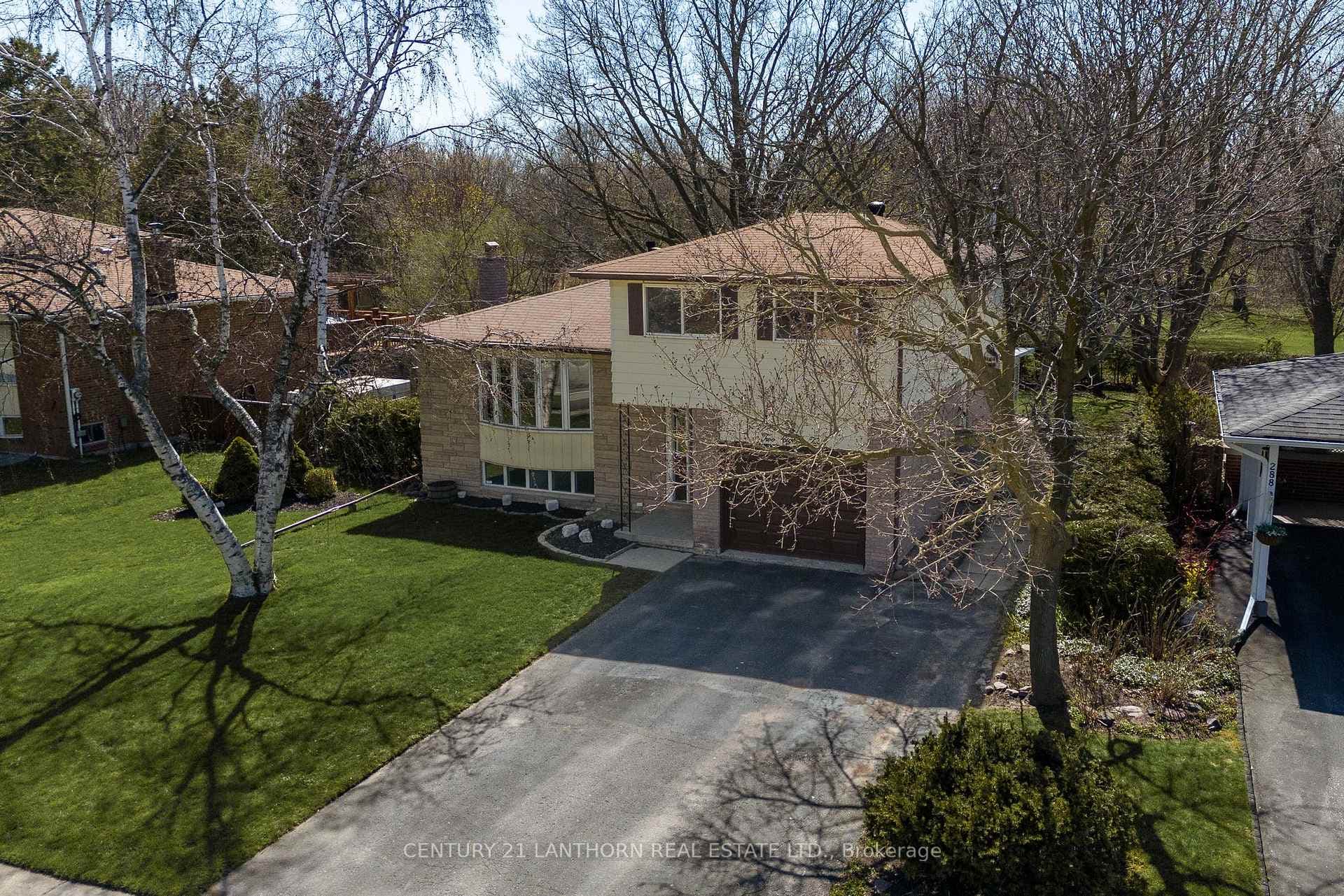 282 Waverly Street photo 1