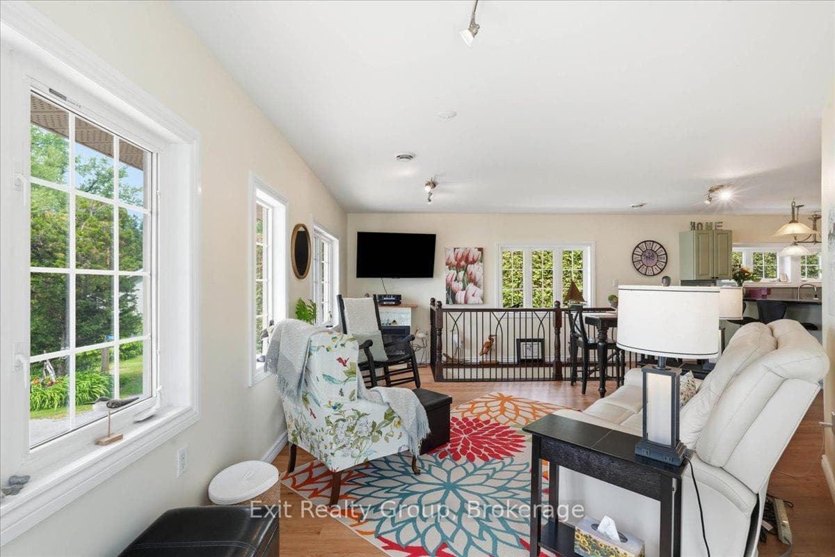 144 Bayview Lane photo 4