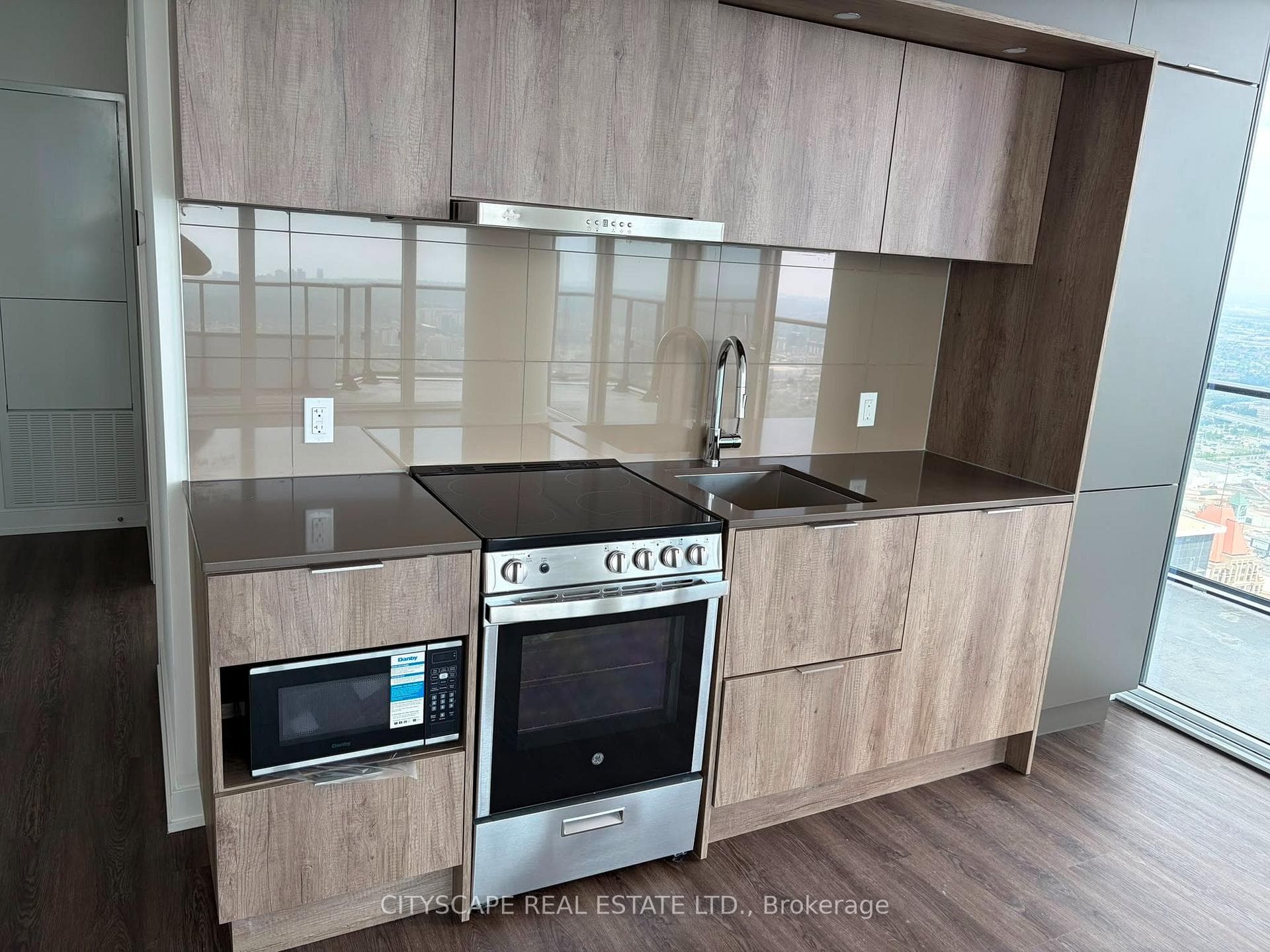 448 Burnhamthorpe Road Unit 6408 photo 7
