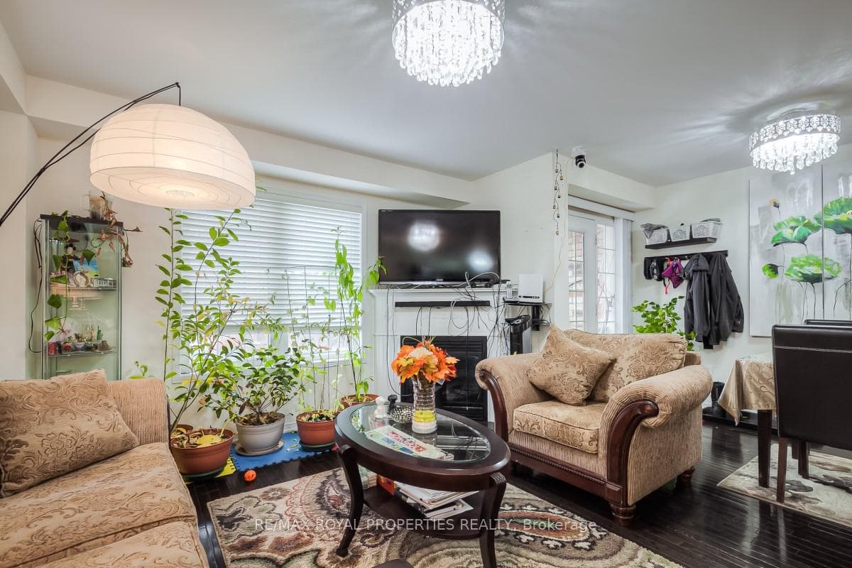 27 Summerside Avenue photo 8