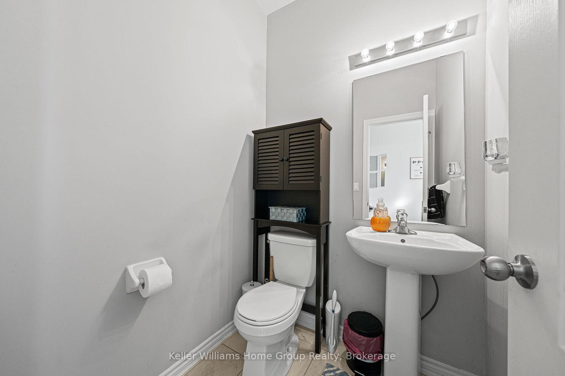 24 Courtney Street photo 20
