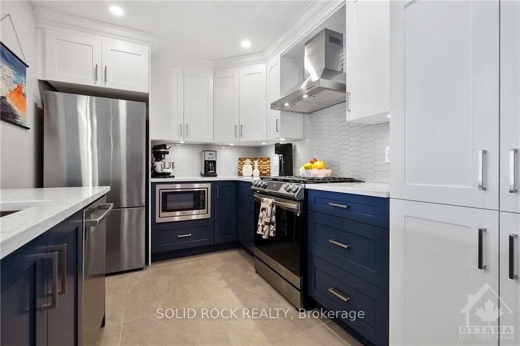 2582 RAYMOND Street photo 8
