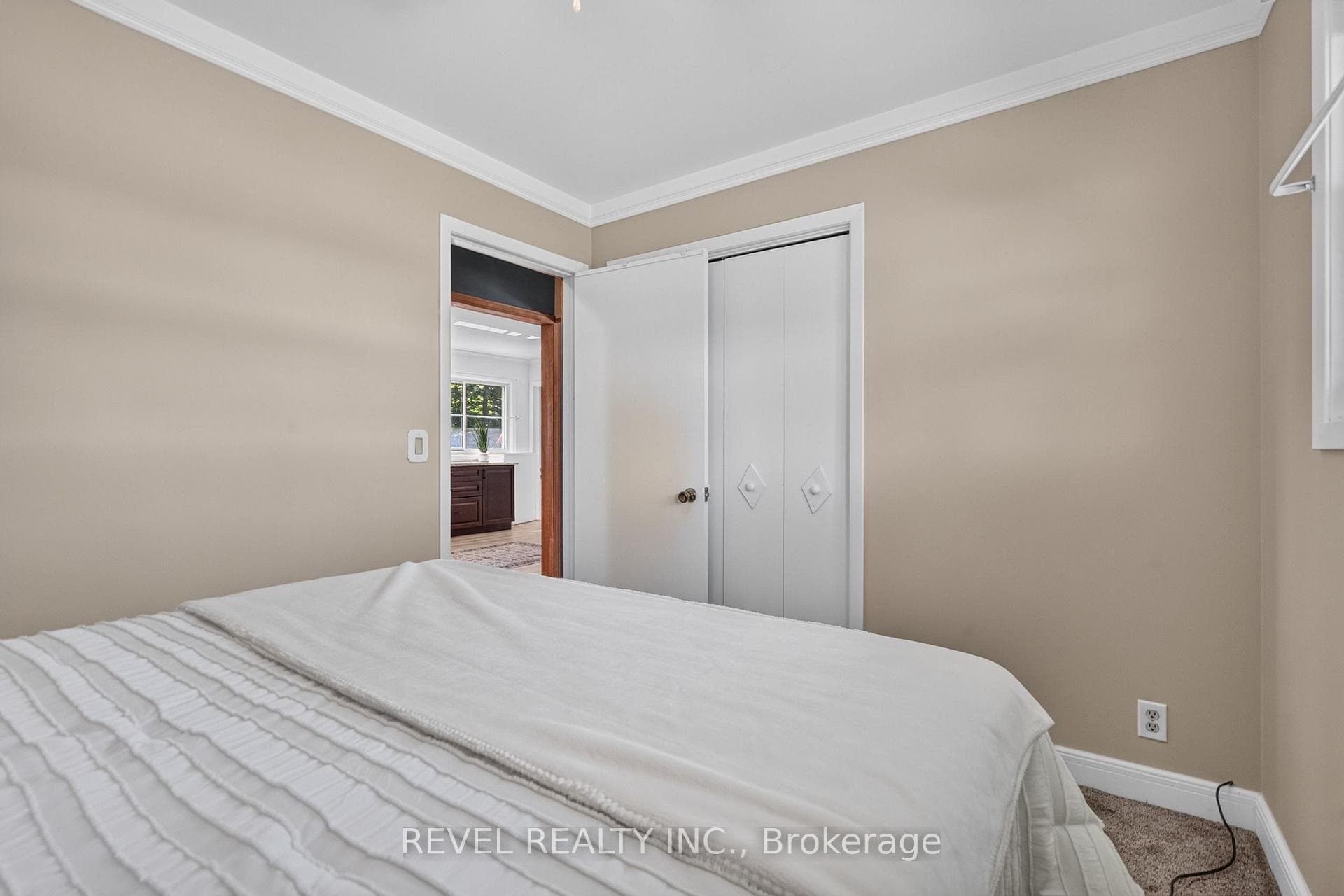 1804 St. Anne Street photo 14